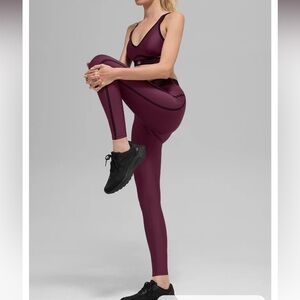 LIMITED COLOR ALO Yoga Burgundy airlift high waist 7/8 legging